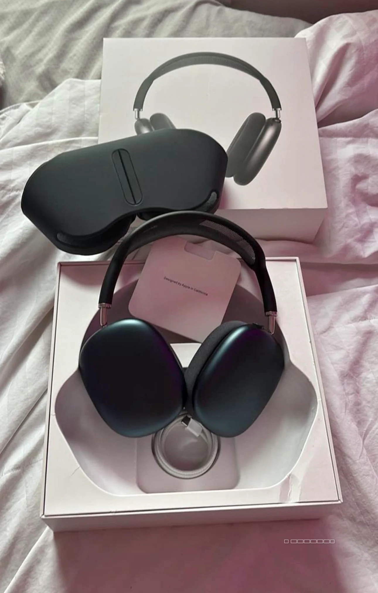 Apple AirPods Max – Black (Great Condition) 🔥