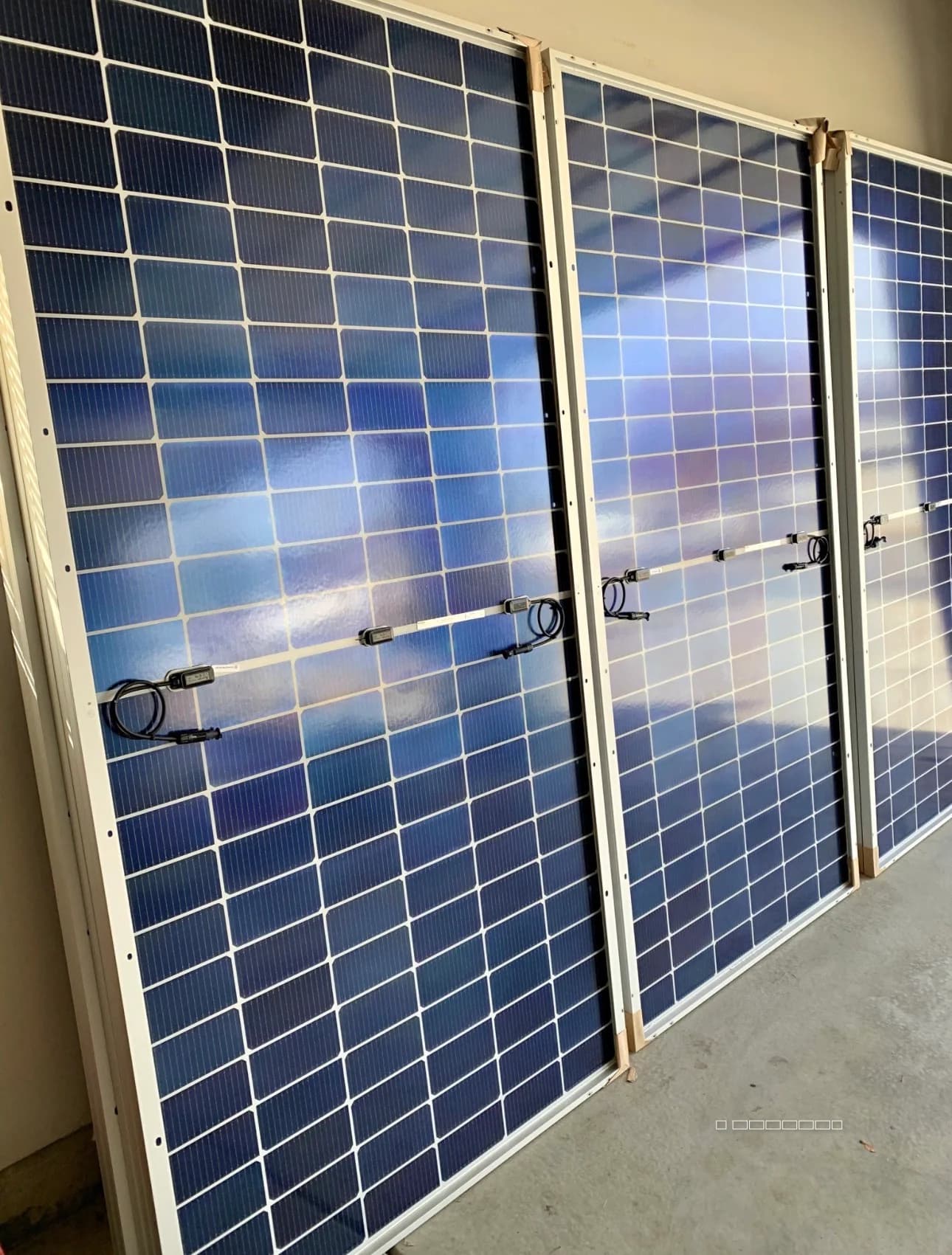 Waaree 590 watt solar panels